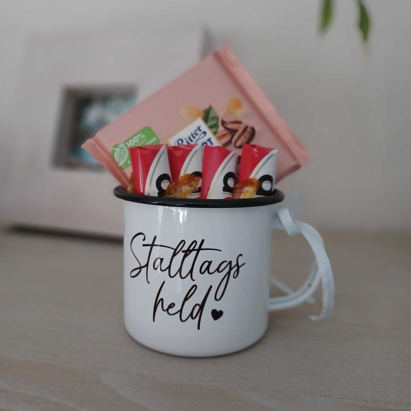 Customer photo review of Emaille-Tassen-Set "Stalltagsheldin & Stalltagsheld "