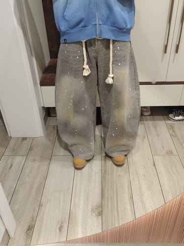 Customer photo review of Distressed Paint-Splattered Curved Jeans