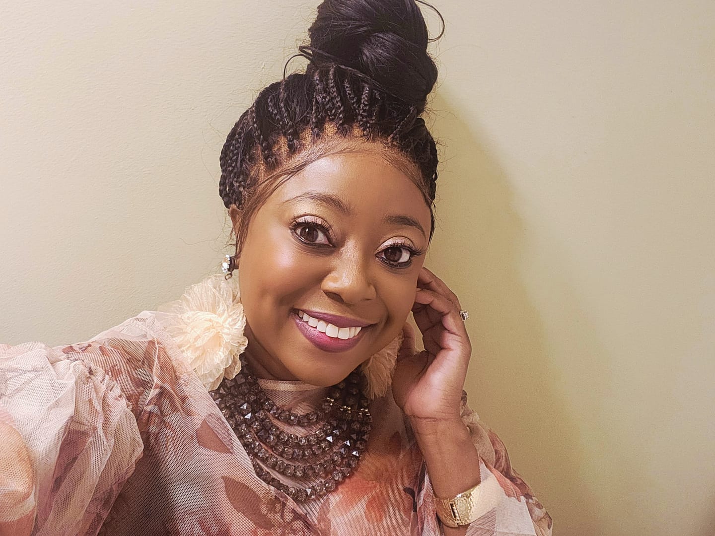Customer photo review of Michelle - Salon-Style Glueless Miracle Braided Wig Pre-Bleached Swiss HD Full Lace Boho Box Braids Bora Bora Human Hair Body Wave Curls