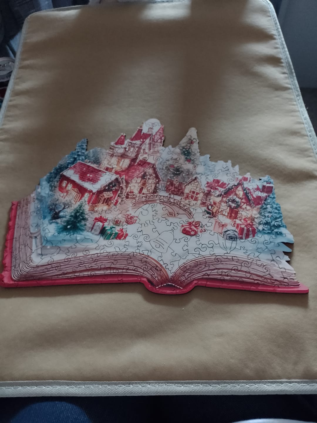 Customer photo review of Christmas Pop-up Book Wooden Jigsaw Puzzle