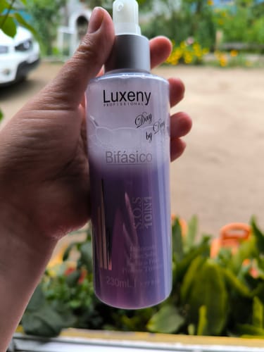 Reseña con foto de un cliente sobre Spray Bifásico 10 en 1 230 ml