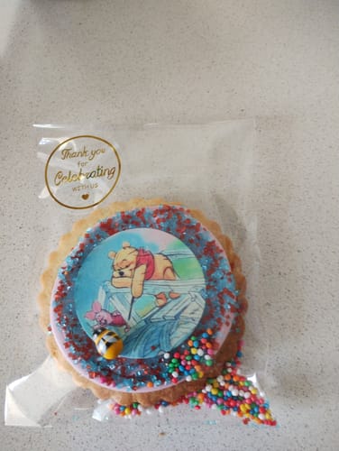 Customer photo review of Winnie The Pooh – Edible Icing Images
