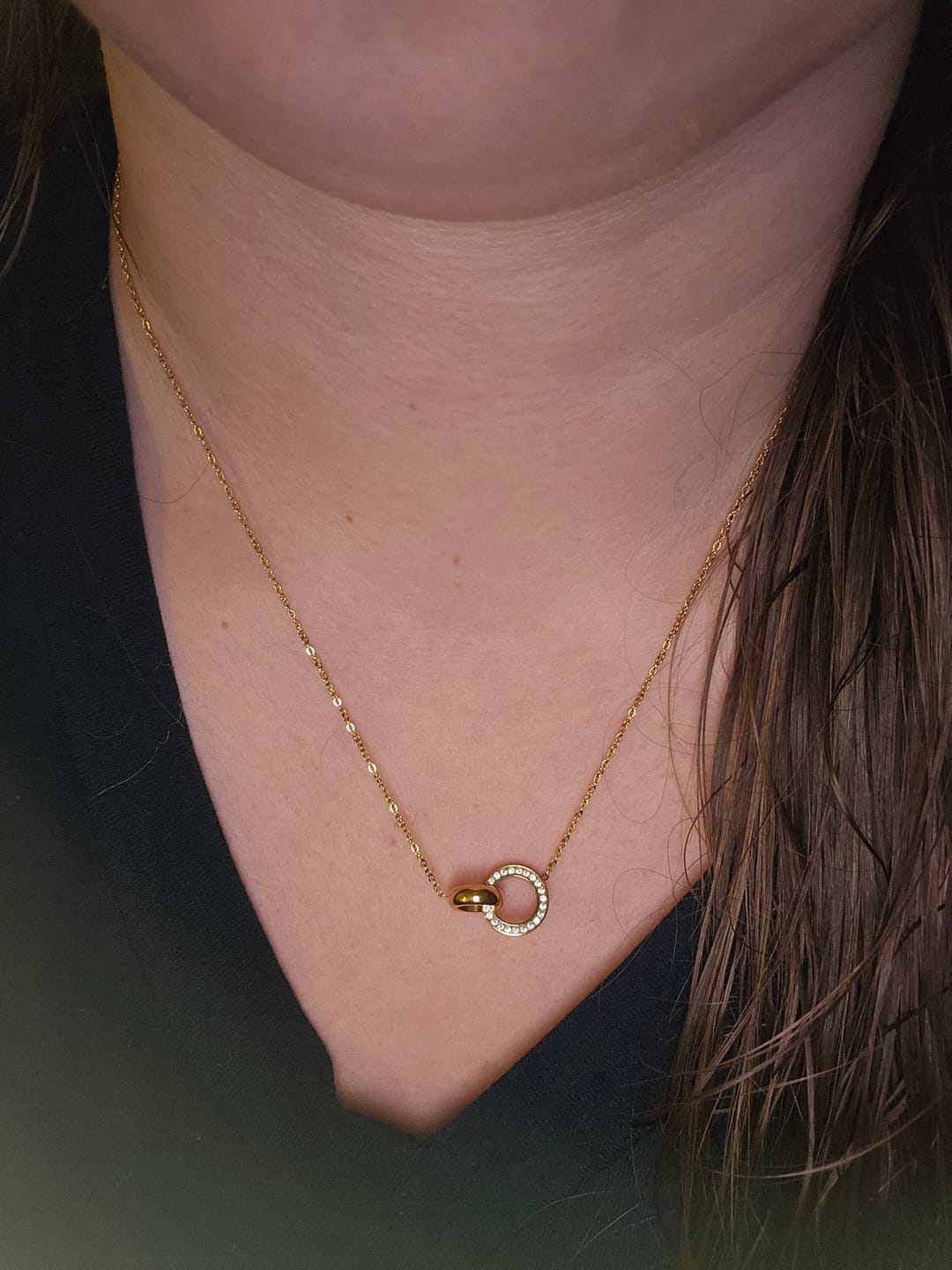 Customer photo review of Colar Anéis Cruzados Banhado em Ouro 18k