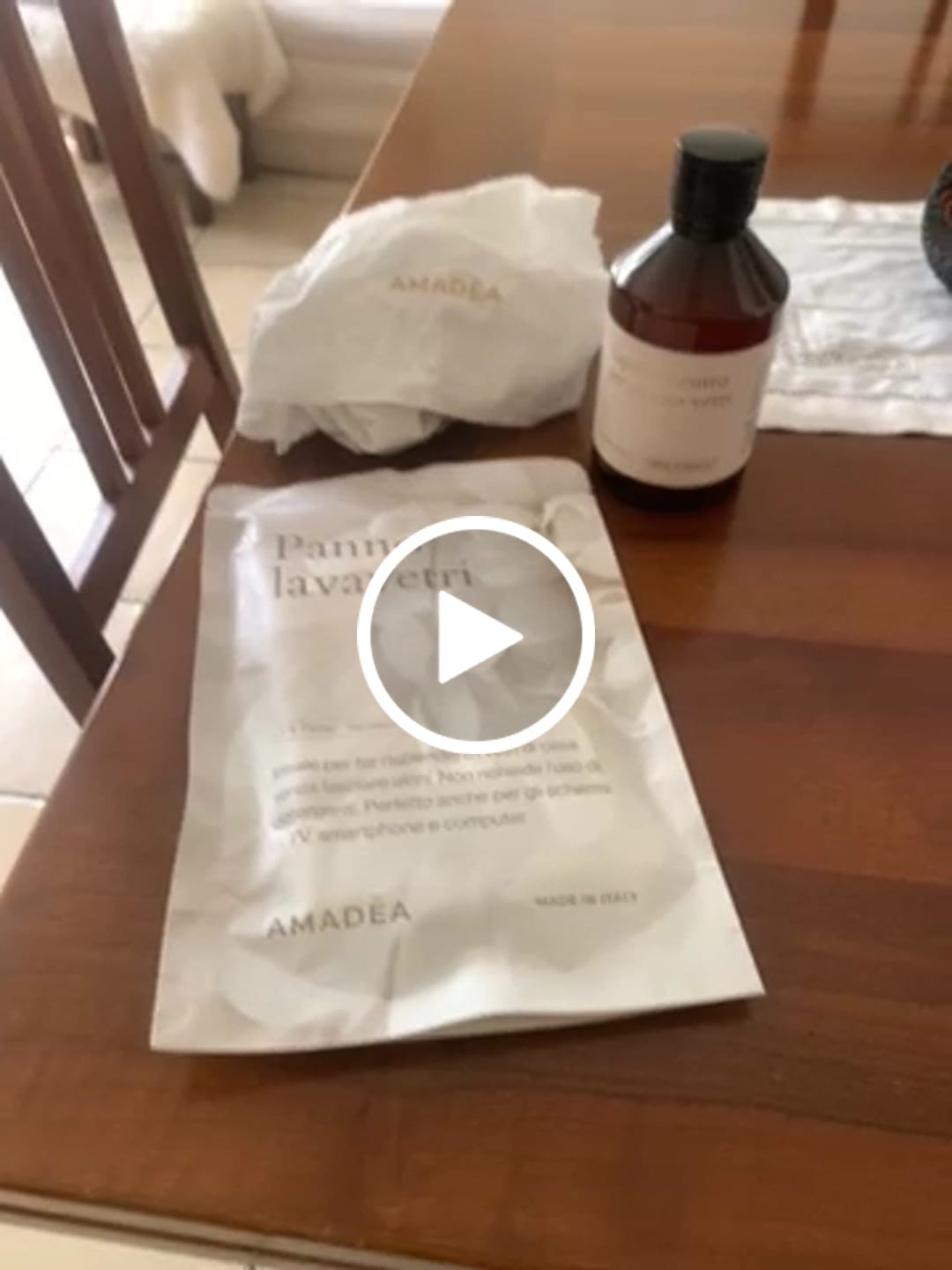 Customer video review of Kit Vetri: Panno + Sapone Neutro