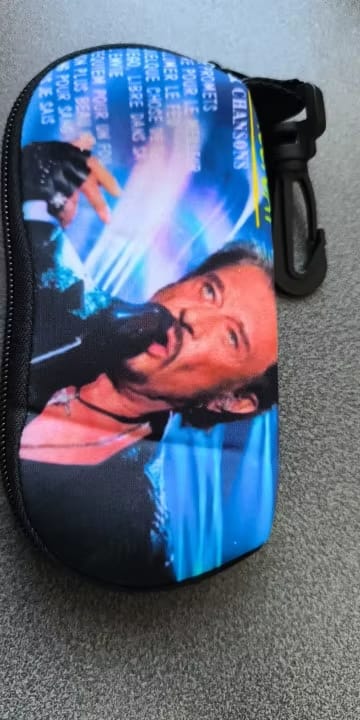 Customer photo review of Étui à lunettes Johnny Hallyday - 21 modèles