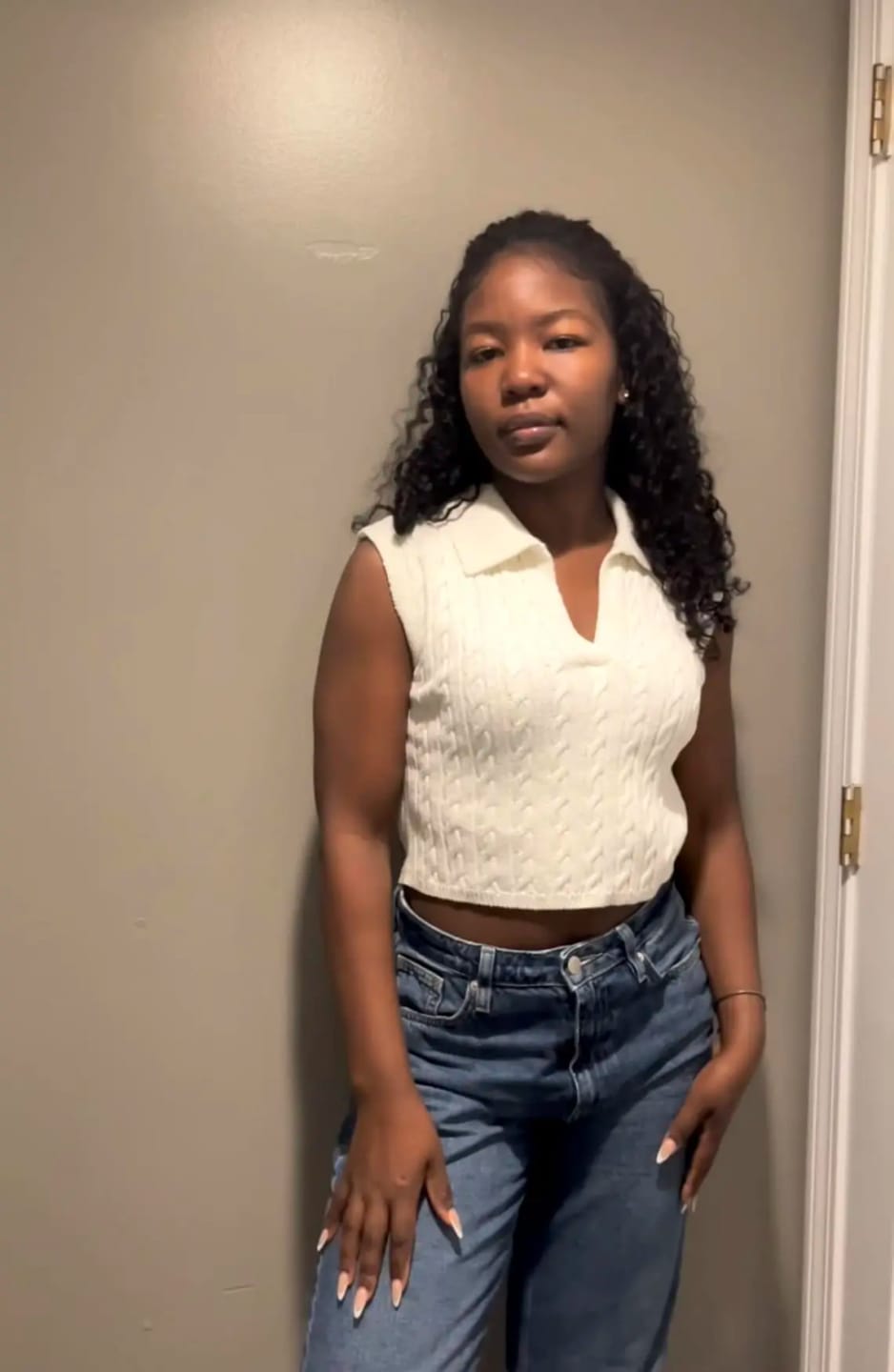 Customer photo review of MORE FACE M-cap Burmese Curly Wear Go Wigs Pre Cut 9x6 HD Lace Bleached Knots Glueless Wigs Human Hair Tiny Knots Pre Plucked Hairline