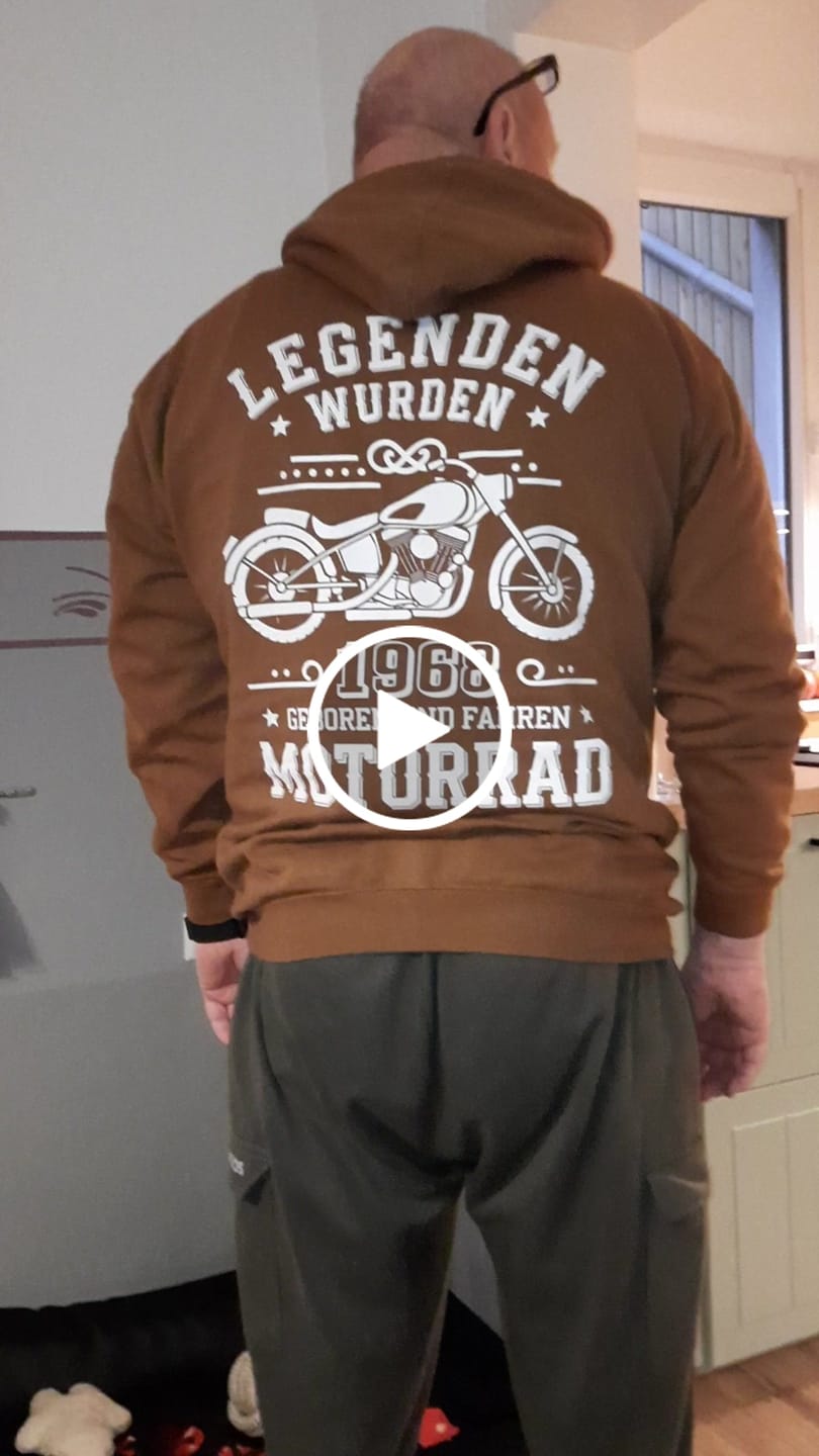Customer video review of Legenden fahren Motorrad - Personalisierbarer Hoodie