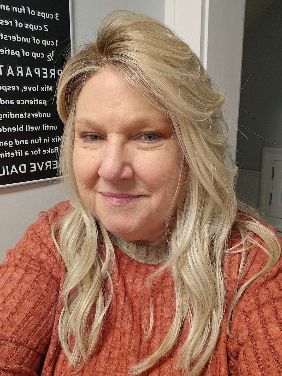 Customer photo review of SECRET LIASON - Paparazzi Blonde