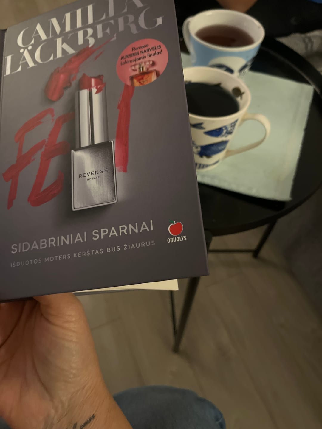 Customer photo review of Sidabriniai sparnai: tobulai subalansuotas detektyvas stiprioms moterims – Auksinio narvelio tęsinys