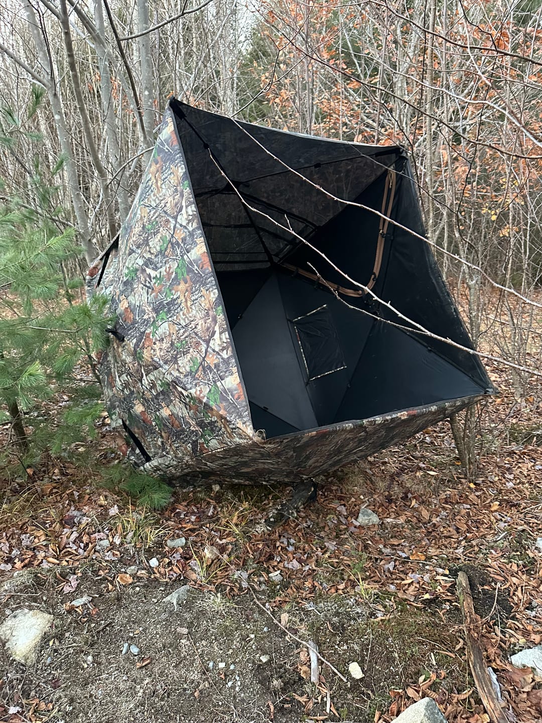 Customer photo review of Tidewe VisST Pop-Up Ground Blinds with See-Through (Silent Magnetic Door)
