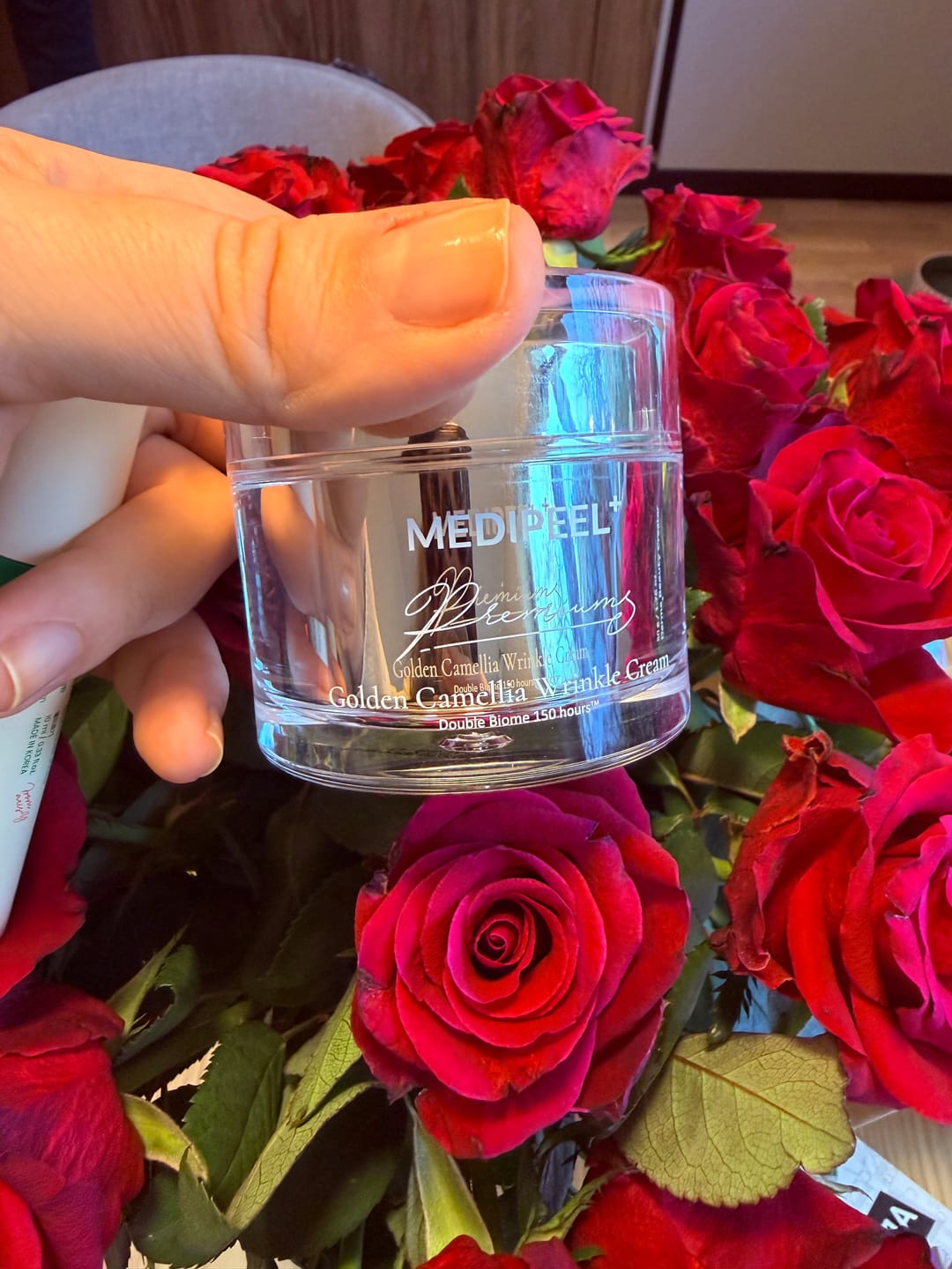 Customer photo review of Premium līmeņa ādu atjaunojošs krēms ar kamēlijas ekstraktu MEDI-PEEL Premium Golden Camellia Wrinkle Cream