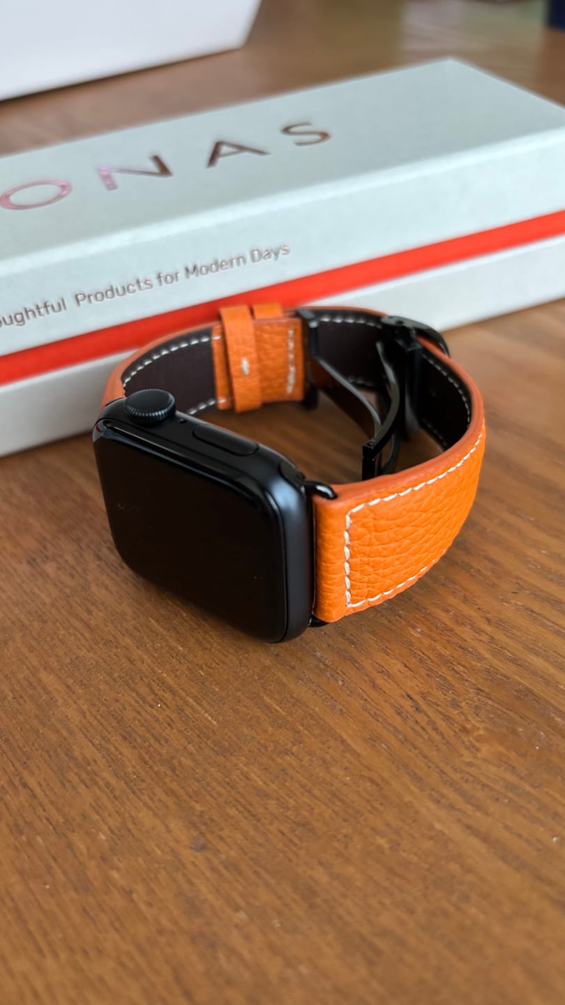 Customer photo review of Apple Watch用レザーバンド　バルセロナオレンジ/ホワイトステッチ