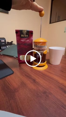 Customer video review of Café Britt Tueste Claro Grano