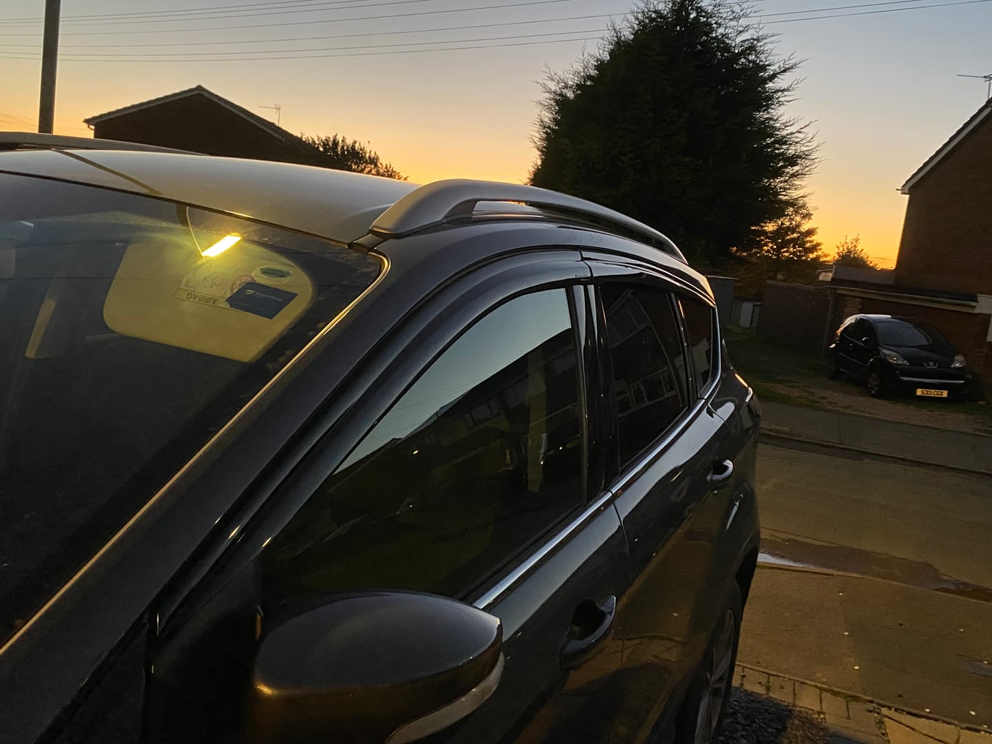 Customer photo review of Auto Clover Wind Deflectors Set for Ford Kuga 2012 - 2019 (6 pieces)