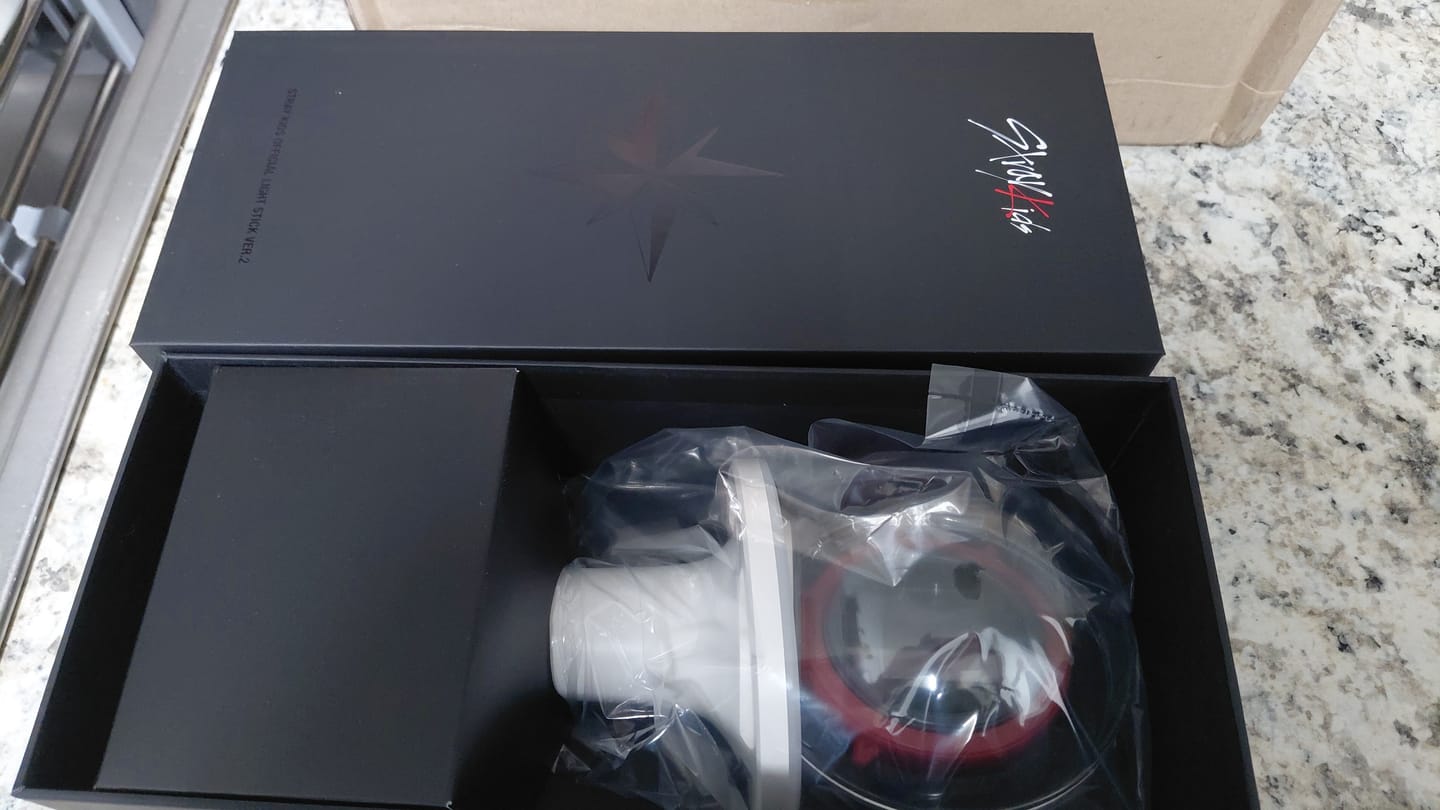 Customer photo review of STRAY KIDS - OFFICIAL LIGHT STICK VER.2