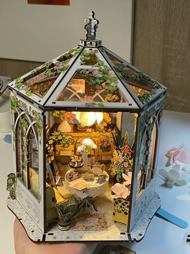 Customer photo review of Windsor Flower House DIY Miniature House