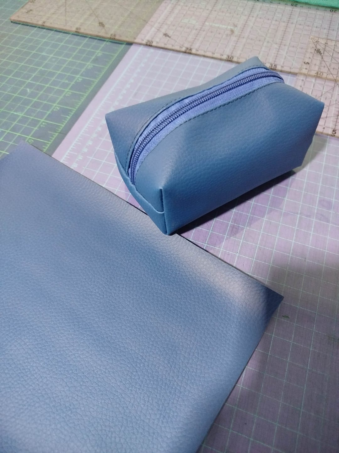 Customer photo review of DOLLARO 0.8MM COM FUNDO DE MALHA COR ROYAL