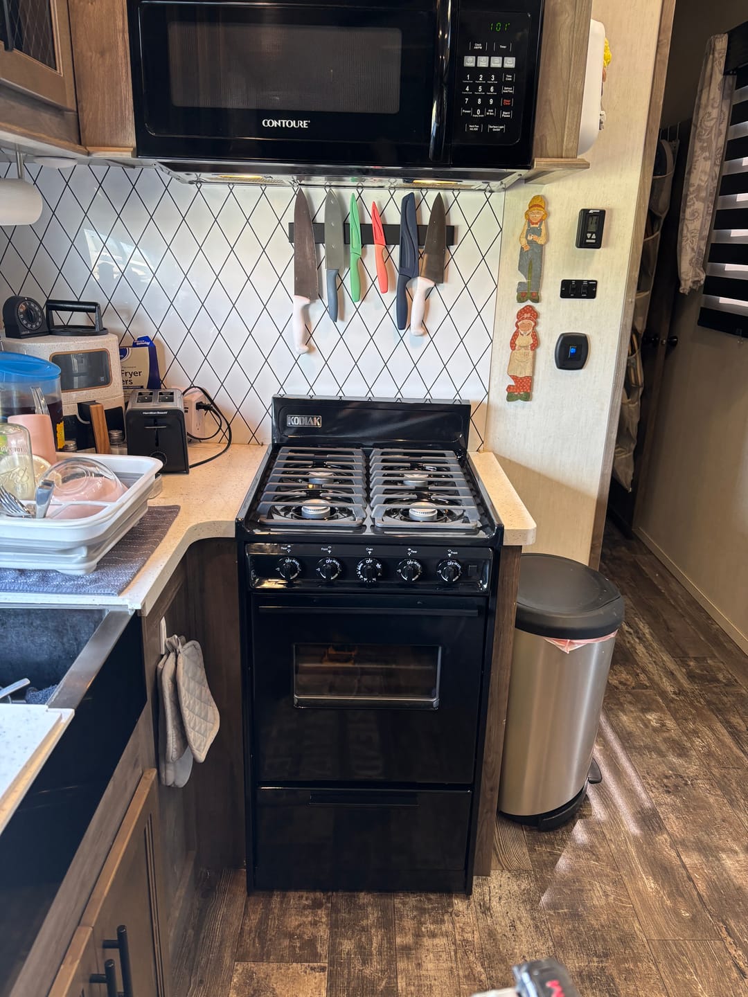Customer photo review of Kodiak 20" Propane Range (Black) - Battery Ignition with Cast Iron Grates