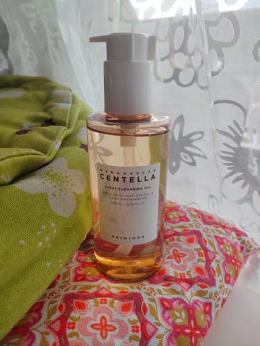 Customer photo review of SKIN1004 - Huile démaquillante Centella Madagascar - 200ml