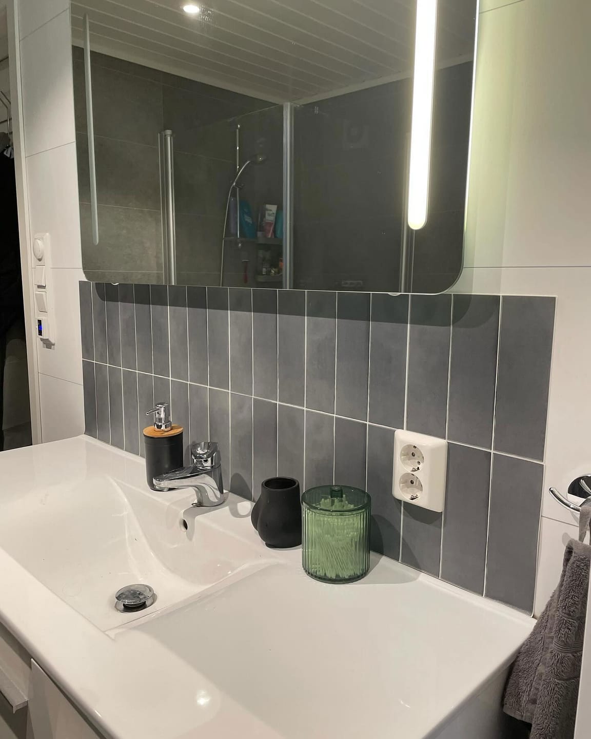 Customer photo review of Katja betong selvklebende fliser
