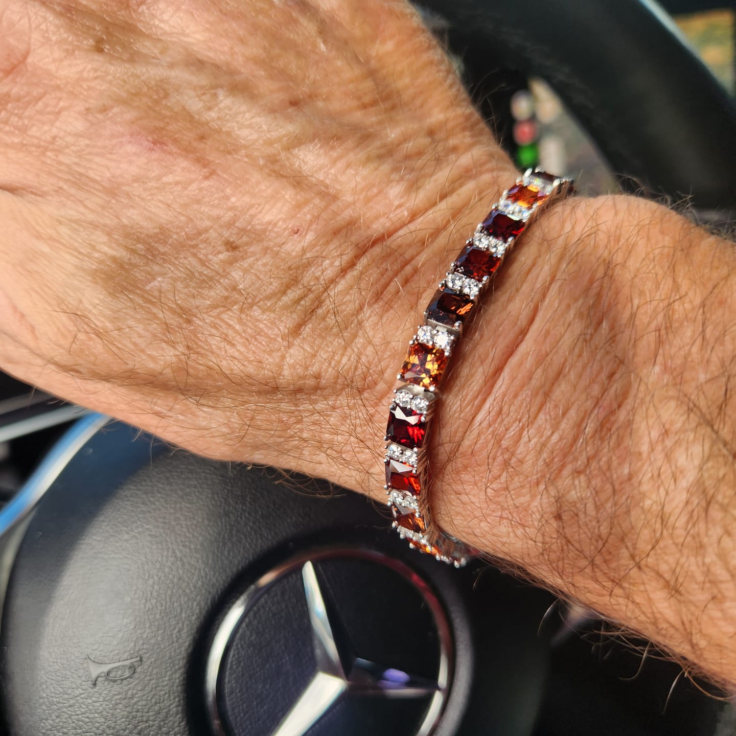 Customer photo review of Océan Rouge Bracelet