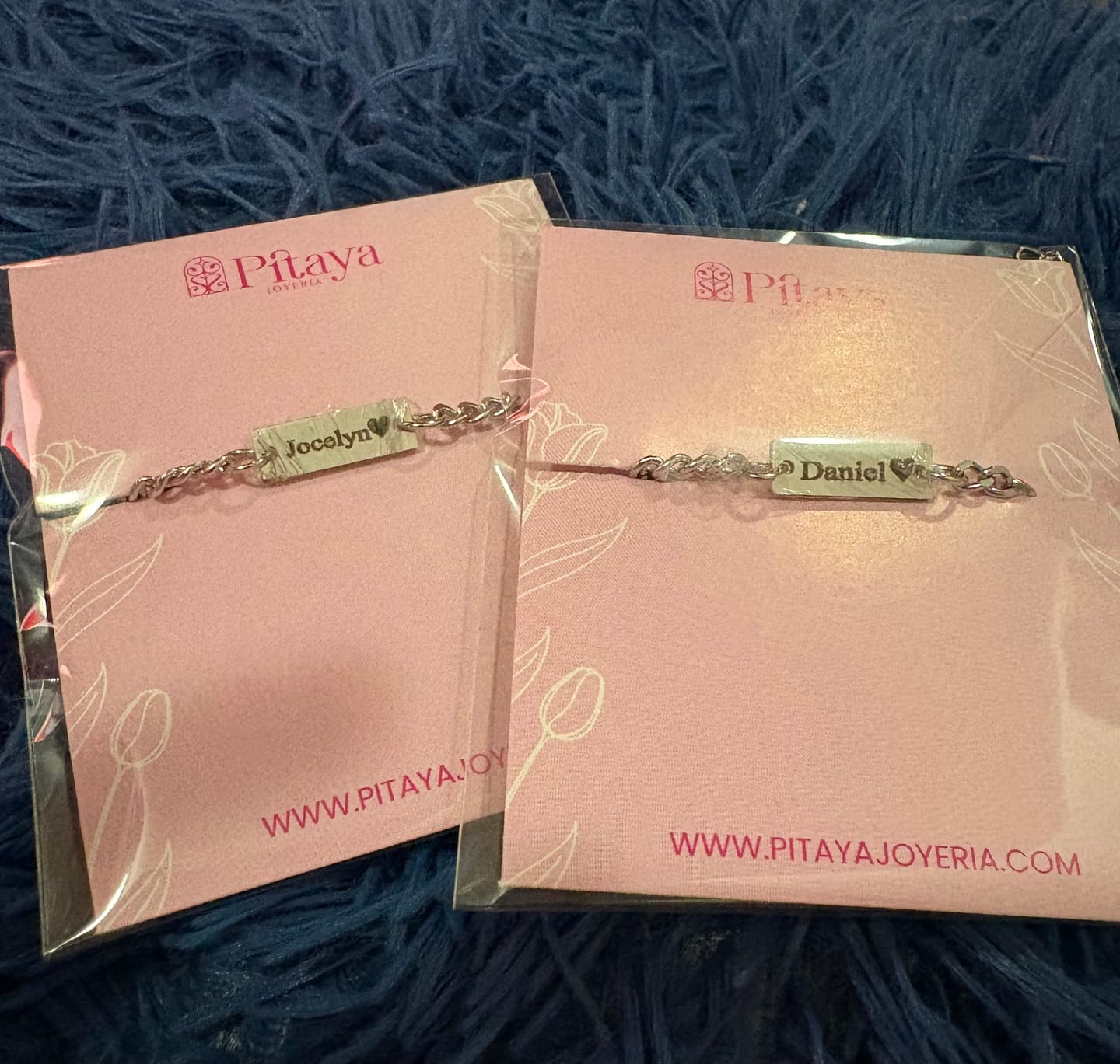 Customer photo review of Pulseras de Pareja con Imán de Corazón Personalizada