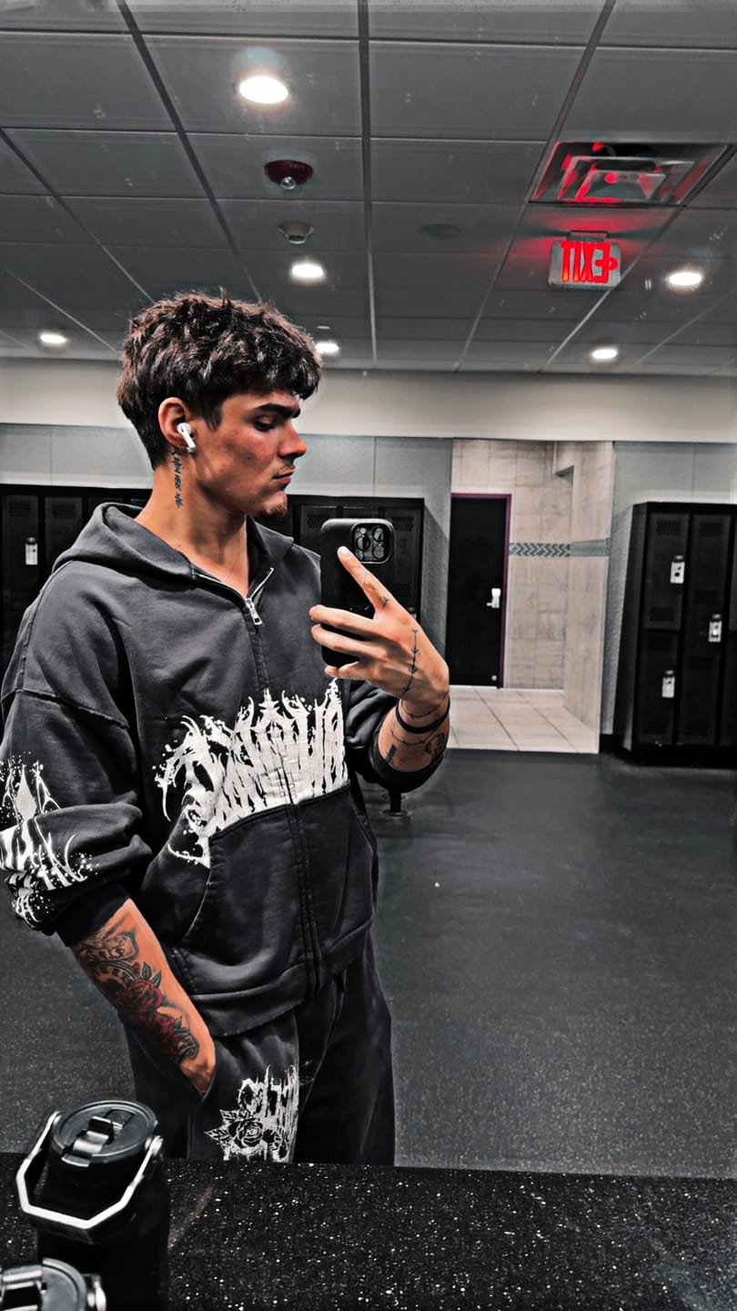 Customer photo review of 5128 - Venom Hoodies