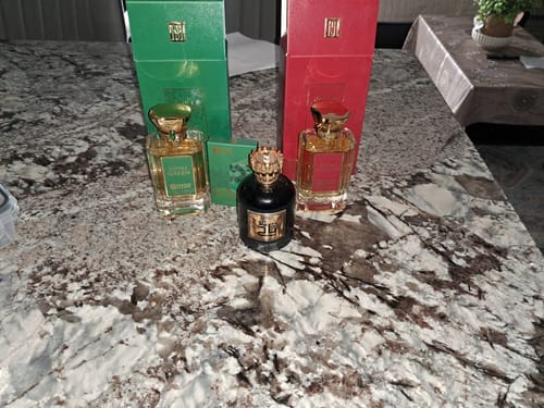 Customer photo review of Royal Box ( 2 Perfumes ) + Luxury Gift Wrapping