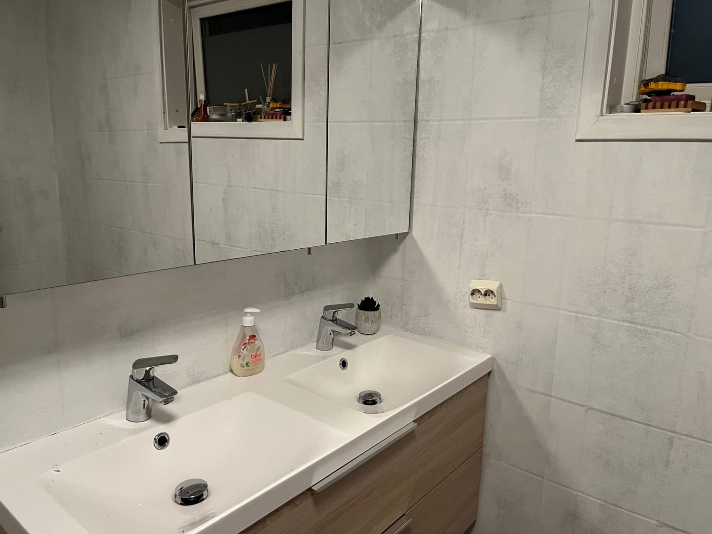 Customer photo review of Mikrosement hvit kontaktplast