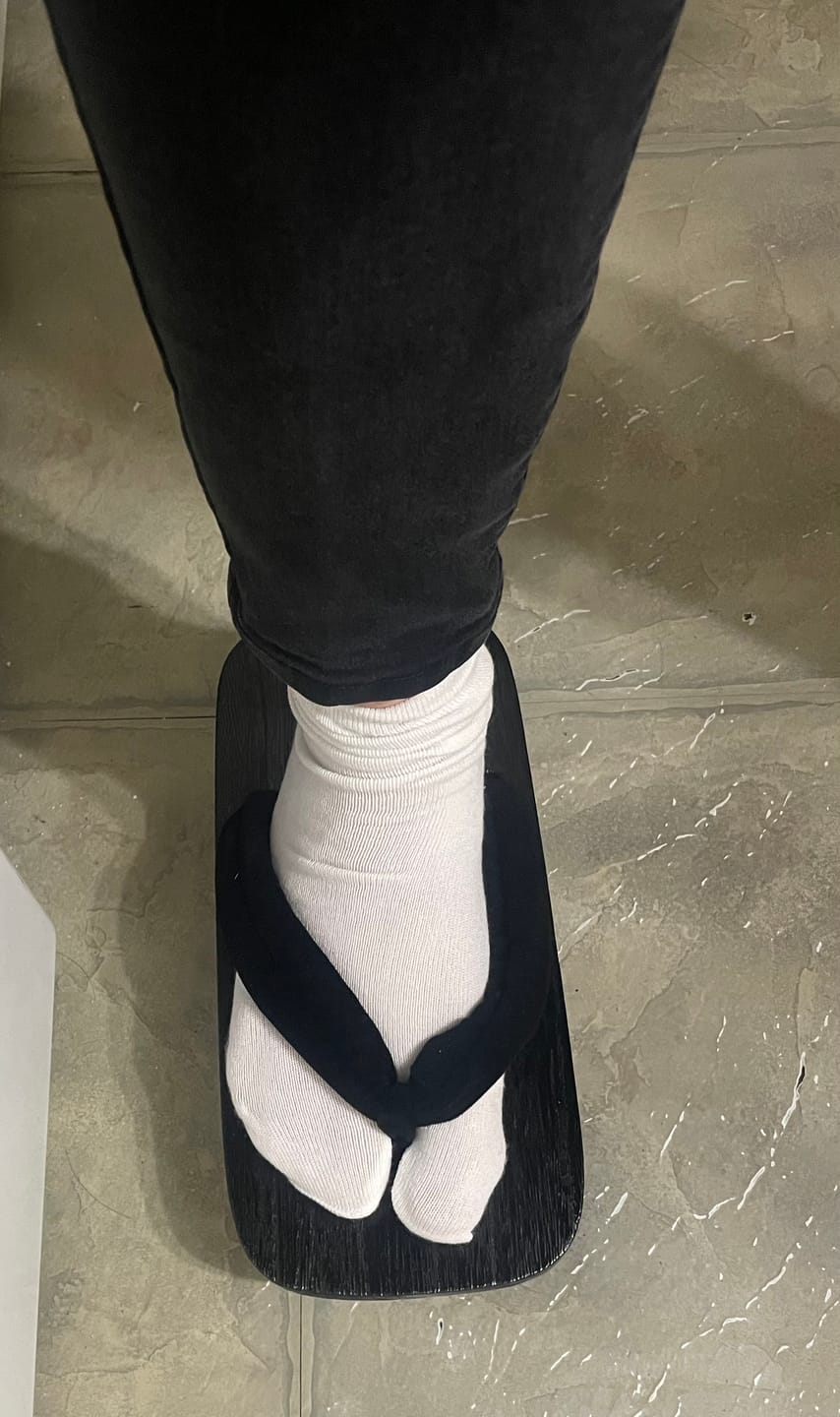 Customer photo review of Men’s Traditional Japanese Sandals 【Simple Black】