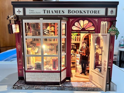 Customer photo review of Thames Bookstore  DIY Miniature House