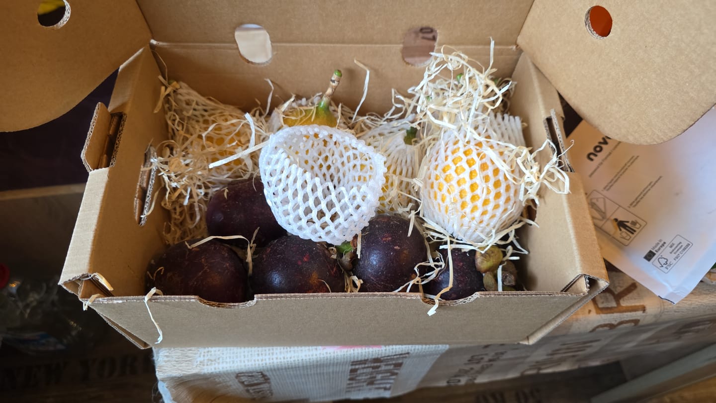 Customer photo review of Granadilla & Mangostan Deluxebox