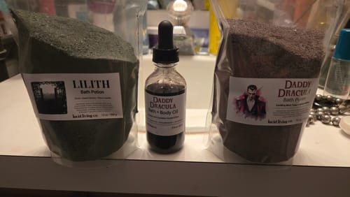 Customer photo review of 🎁 Pumpkin Cat Sticker (100% off)