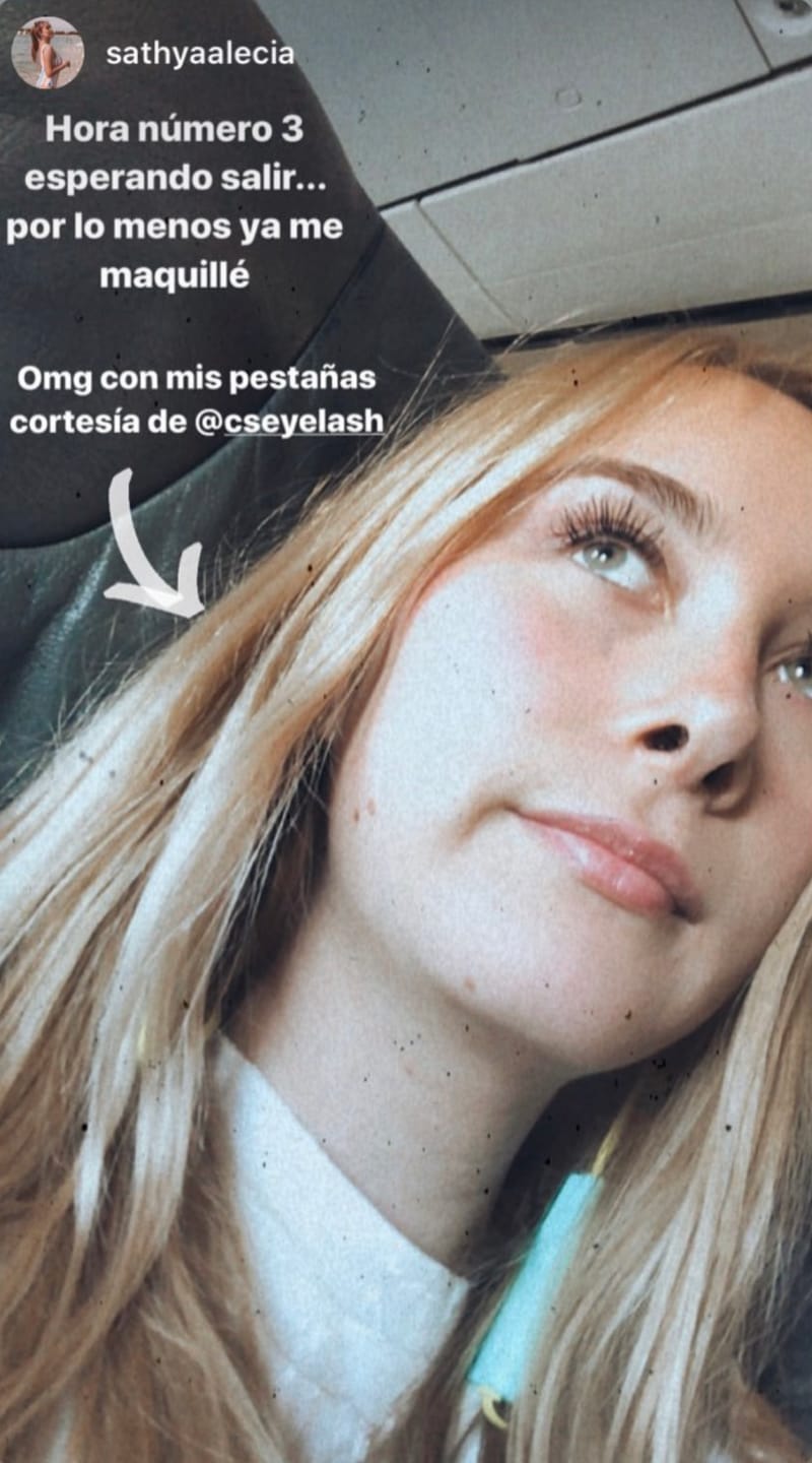 Customer photo review of Suero para crecimiento de pestañas y cejas