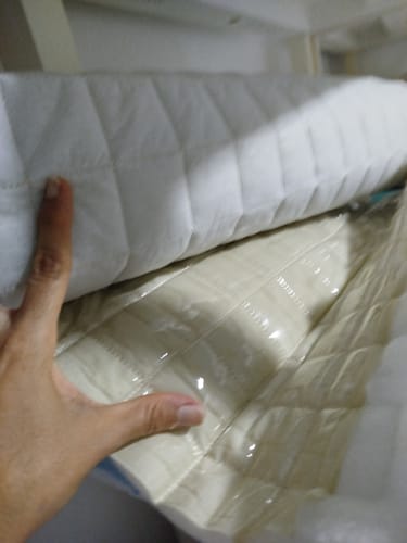 Customer photo review of SINTETICO BOLHA QUADRADO MARFIM