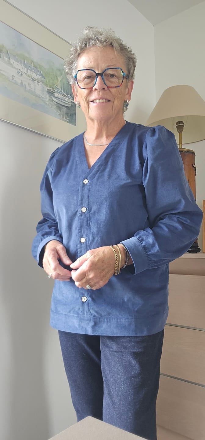 Customer photo review of Blouse Léocadie - velours milleraies bleu océan