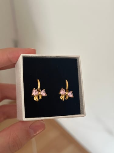 Customer photo review of Sweet Bow Ohrringe | 18K vergoldet