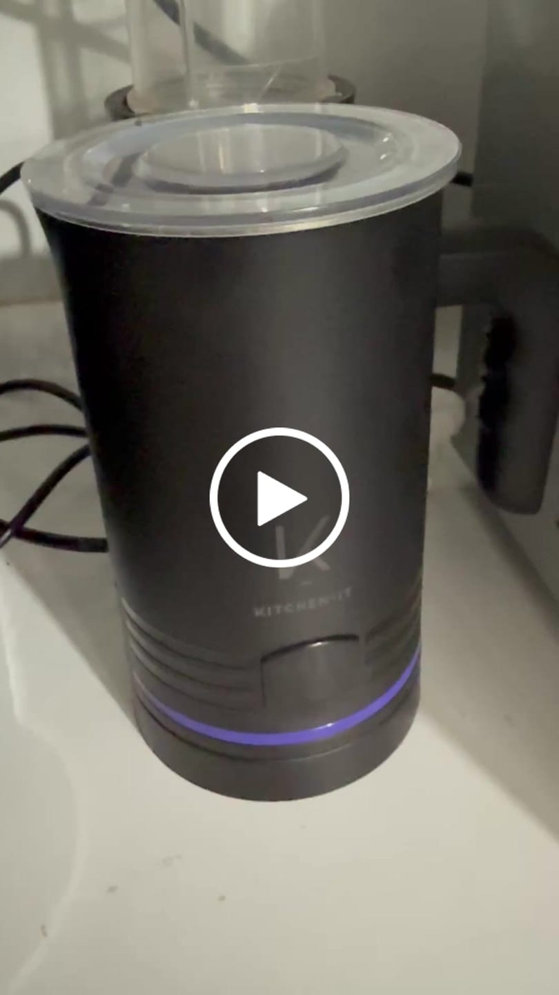 Customer video review of Espumador de Leche Aerofoam 4 en 1