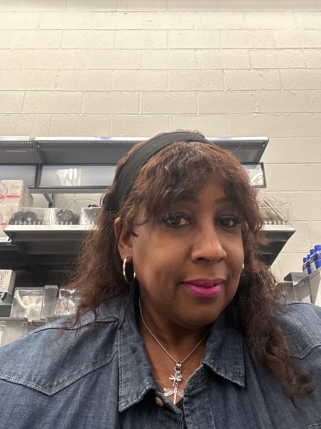Customer photo review of Outre Mytresses 100% Human Hair Wet & Wavy Full Wig - NATURAL WAVE 20