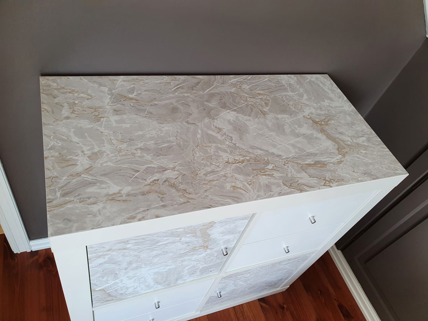 Customer photo review of Cortes marmor kontaktplast