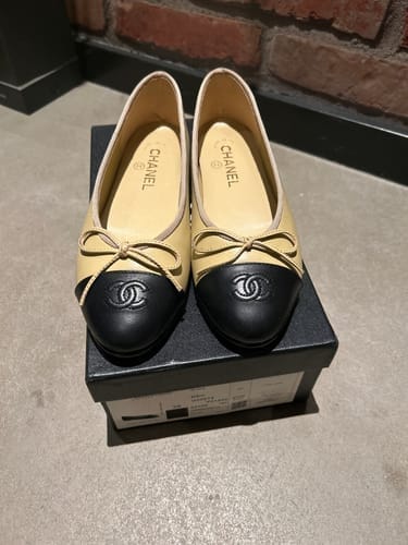 Customer photo review of ballet flats beige black lambskin