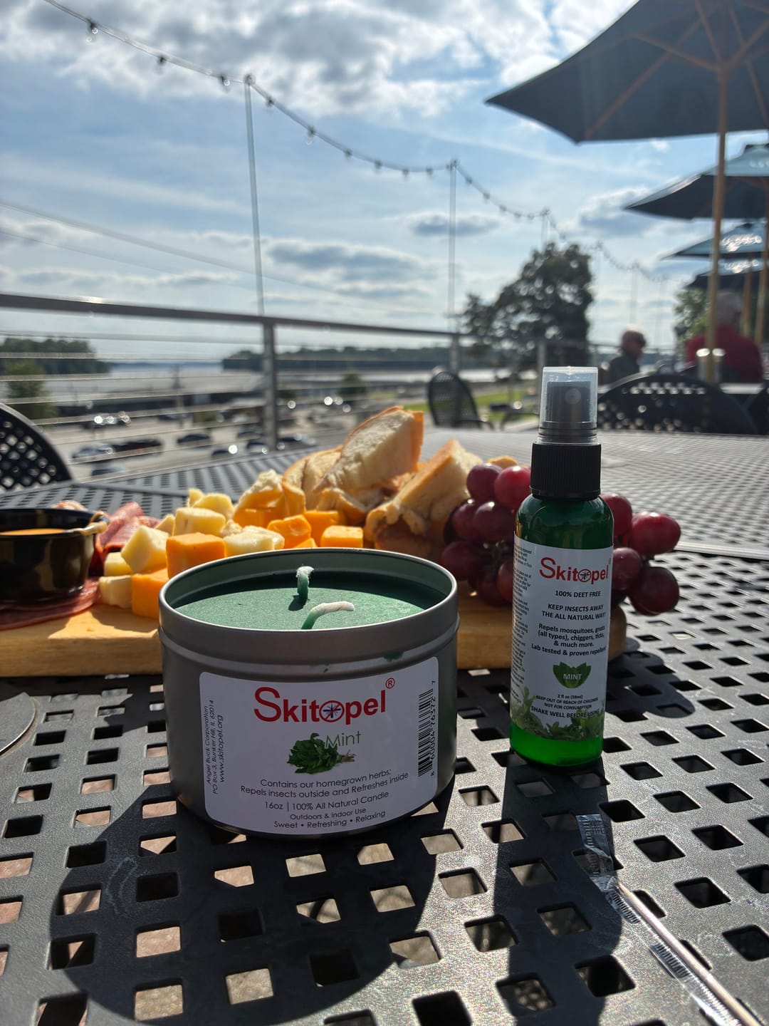 Customer photo review of Skitopel 4oz Mint Insect Repellent Spray & 16oz Lavender Candle - The Perfect Blend of Protection & Relaxation