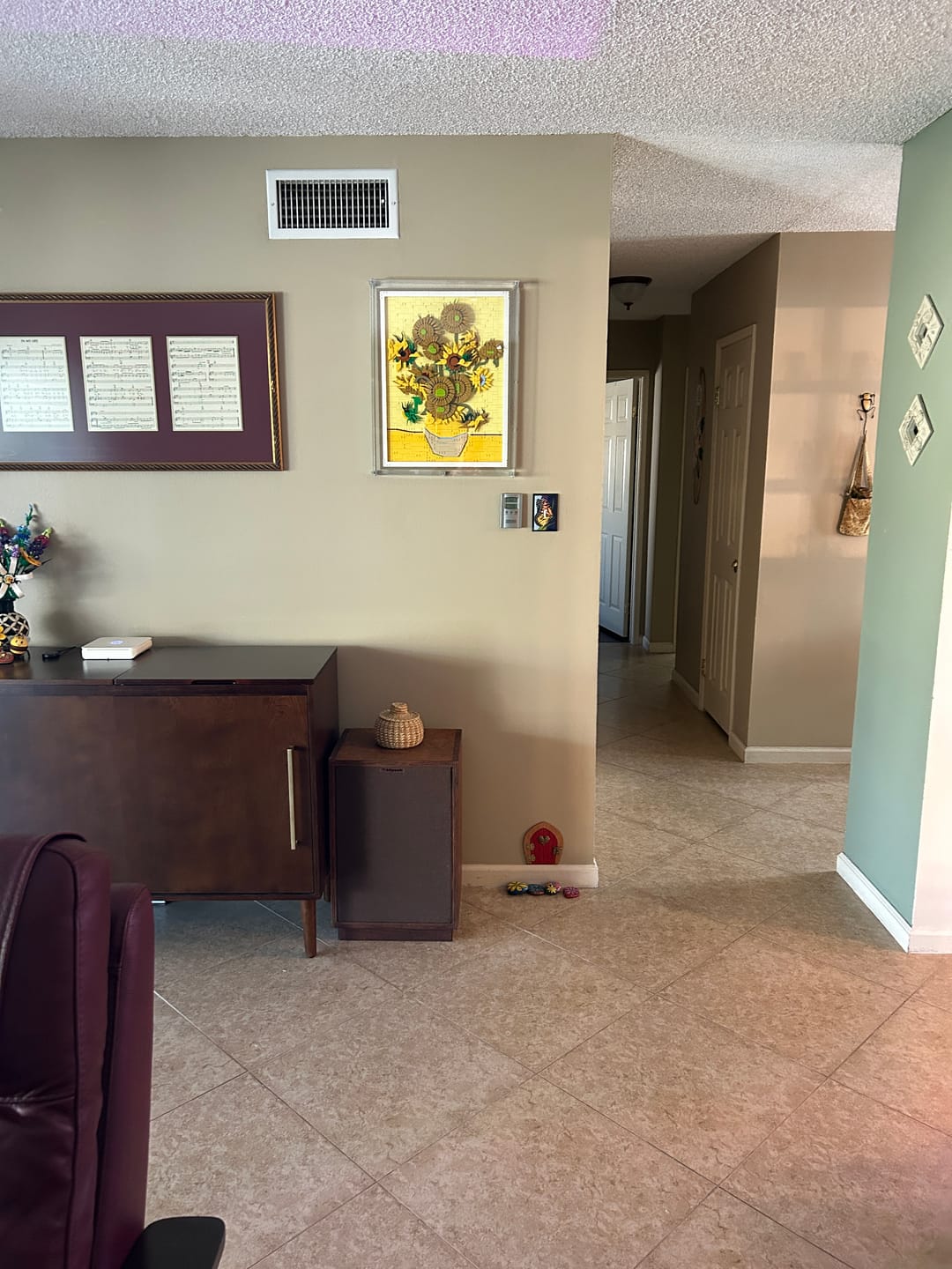 Customer photo review of Wall Mounted Display Case for LEGO® 31215 Art Vincent van Gogh – Sunflowers