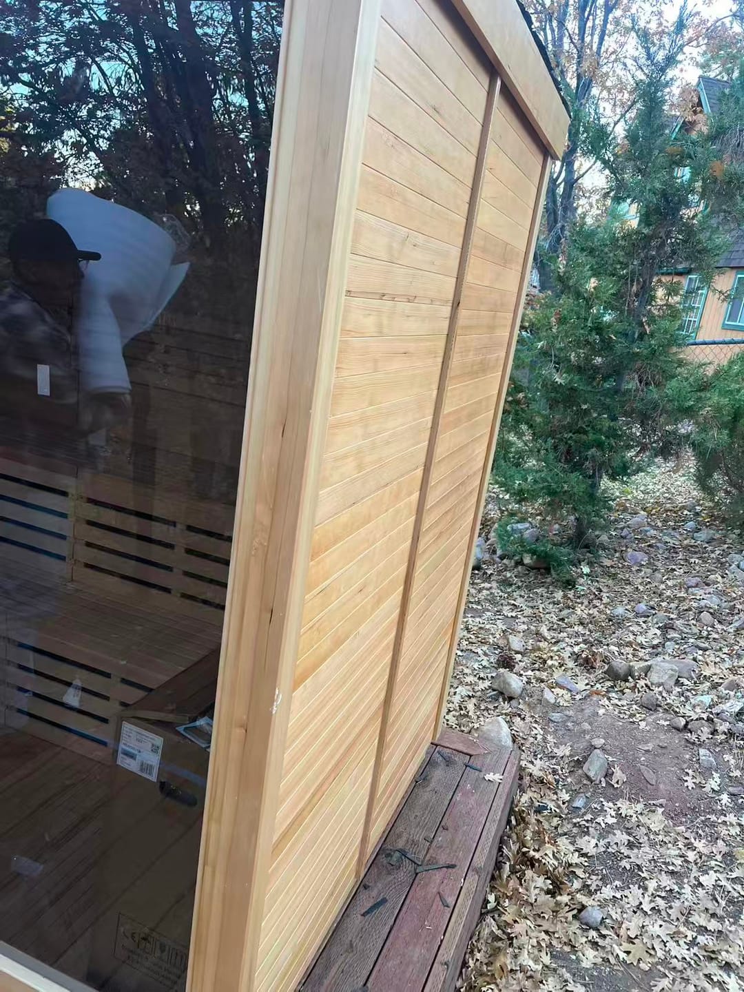 Customer photo review of SAUNASNET® Modern Compact Wooden Sauna Cabin with Full-Length Tempered Glass Panels, Flat Roof & Benches Square 04