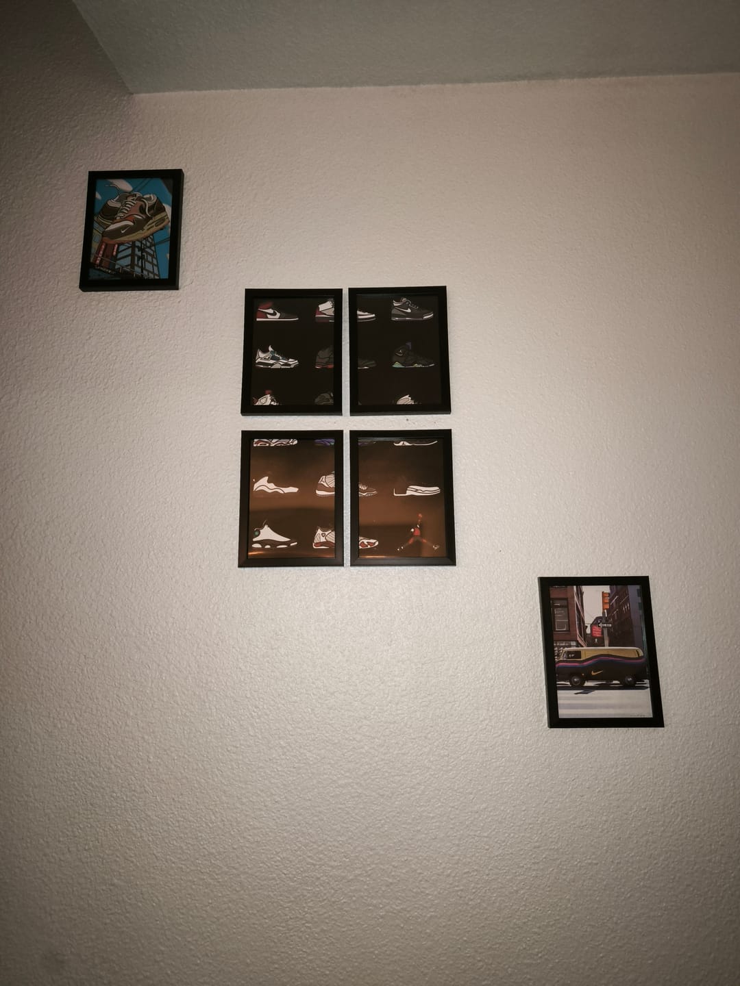 Customer photo review of Poster encadré Multiples sneakers