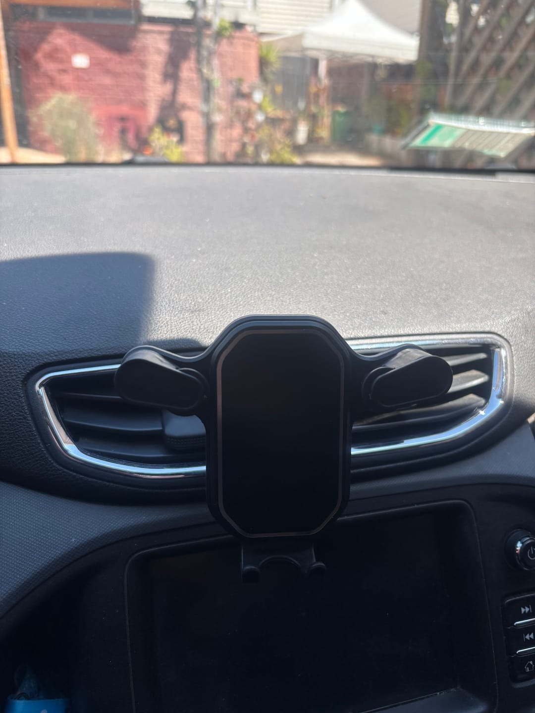 Customer photo review of Air Phone Holder™ | Soporte de Celular Para Vehículo | Pack 2 Unidades