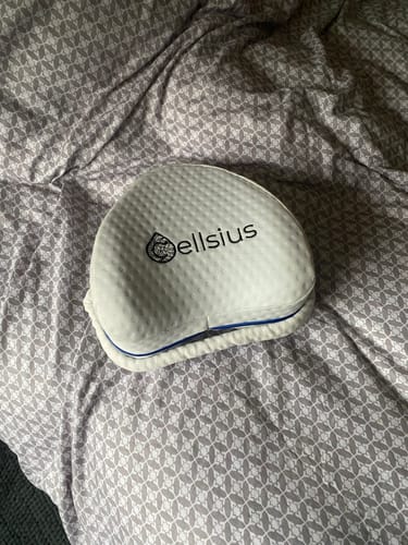 Avis photo d'un client sur Coussin Orthopédique Genoux Cellsius - Le secret d'un sommeil sans douleur