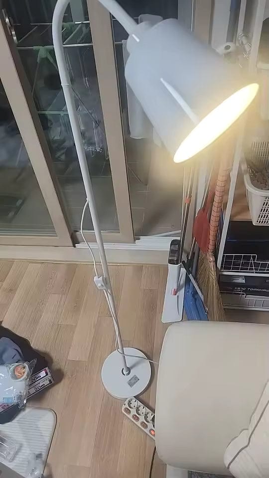Customer photo review of Skandinavische Stehlampe | Minimalistisches Licht mit Holz & Metall