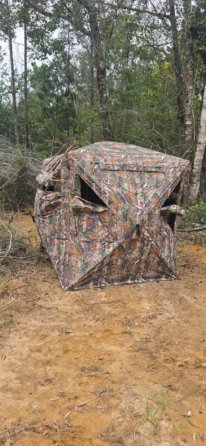 Customer photo review of VisMaster 270° See-through Hunting Blind with No-Trip Door