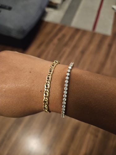 Customer photo review of Luxe Tennis Bracelet